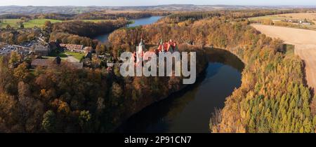 Veduta aerea del Castello di Czocha situato sul Lago di Lesnia, vicino al fiume Kwisa, in quella che è ora la parte polacca dell'alta Lusazia (in polacco: Łużyce Górne) Foto Stock