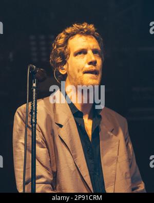 Milano, 09th Mar 2023. La cantante indie belga Warhaus (Maarten Devoldere) suona dal vivo al Circolo Magnolia di Milano. Credits: Maria Laura Arturi/Alamy Live News Foto Stock