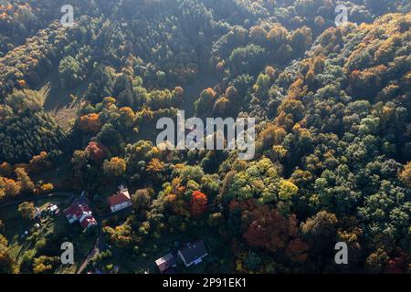 LowerSlesia, Polonia - veduta aerea del Parco del Paesaggio di Sudety Wałbrzyskie (in polacco: Parco Krajobrazowy Sudetów Wałbrzyskich). Foto Stock