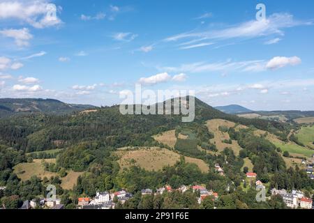 LowerSlesia, Polonia - veduta aerea del Parco del Paesaggio di Sudety Wałbrzyskie (in polacco: Parco Krajobrazowy Sudetów Wałbrzyskich). Foto Stock