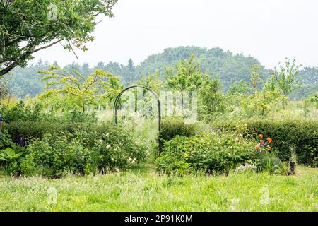 Vista della campagna di Suffolk dal 16th ° secolo Tudor fattoria, Inghilterra, Regno Unito. Foto Stock