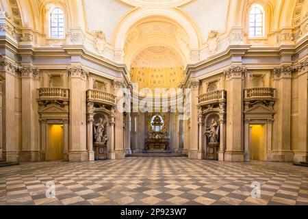 Torino, Regione Piemonte, Italia - circa Agosto 2020: Chiesa reale a Reggia di Venaria reale Foto Stock