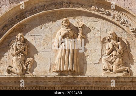 Borgo di Assisi in Umbria. Particolare della più importante Basilica di San Francesco (Basilica di San Francesco) Foto Stock