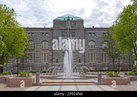 Oslo, Norvegia - Giugno 26 2019: Il precedente edificio della Norges Bank nel centro storico. Foto Stock