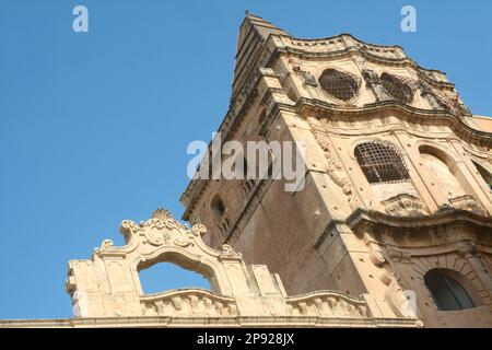 La chiesa barocca di noto con grande scalinata di San Francesco d'Assisi all'Immacolata. Foto Stock