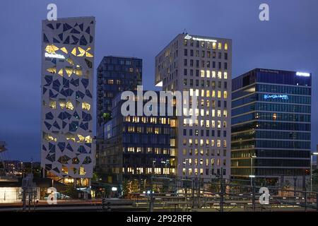 Norvegia, Oslo, Norvegia, Oslo, il progetto Barcode uffici e appartamenti a Bjorvika, centro di Oslo - Vista notturna Foto © Fabio Mazzarella/Sinte Foto Stock