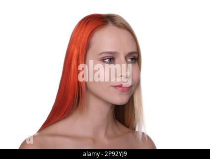 Bella giovane donna prima e dopo la tintura dei capelli su sfondo bianco Foto Stock