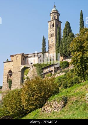 Svizzera, Cantone Ticino, Morcote, Chiesa Santa Maria del Sasso, torre Foto Stock