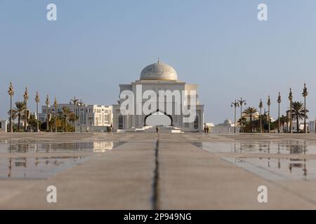 ABU DHABI, EMIRATI ARABI UNITI. 20 ottobre 2022. All'aperto, vista dell'aspetto di Qasr al-Watan, il Palazzo Presidenziale di Abu Dhabi, Emirati Arabi Uniti. Credito: ANT Palmer/Alamy Foto Stock