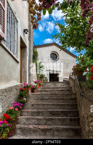 Scale per la Chiesa di San Rocco, Limone sul Garda, Lago di Garda, Provincia di Brescia, Lombardia, Italia, Europa Foto Stock