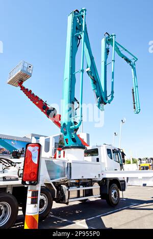 Supporto idraulico per pompa per calcestruzzo per la costruzione di autocarri Foto Stock