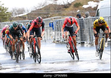 Sassotetto, Italia. 10th Mar, 2023. Group sprint durante la 5 tappa - Morro d'Oro - Sarnano/Sassotetto, Ciclismo Tirreno Adriatico a Sassotetto, marzo 10 2023 Credit: Agenzia indipendente per le foto/Alamy Live News Foto Stock