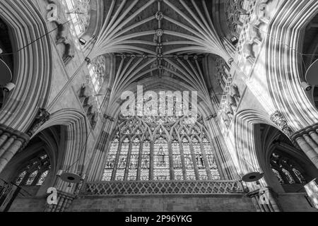 Exeter.Devon.United Kingdom.February 19th 2023.Foto della finestra Ovest della cattedrale di Exeter Foto Stock