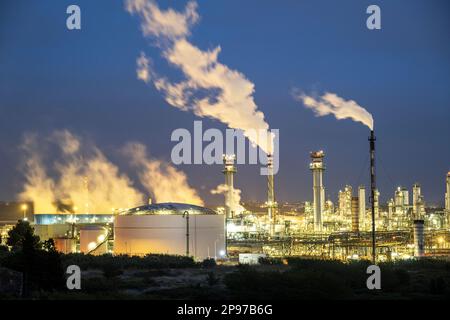 La Repsol-YPF raffineria di petrolio. Provincia di Tarragona Catalogna Foto Stock