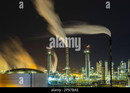 La Repsol-YPF raffineria di petrolio. Provincia di Tarragona Catalogna Foto Stock