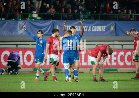 Treviso, Italia. 10th Mar, 2023. L'Italia festeggia la vittoria nel corso del U20 - Italia vs Galles, partita di Rugby sei Nazioni a Treviso, Italia, marzo 10 2023 Credit: Independent Photo Agency/Alamy Live News Foto Stock