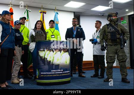 Aida Merlano, ex senatore colombiano condannato per voto di acquisto e fuga dalla giustizia, partecipa alla revisione di identificazione presso la direzione delle indagini penali (DIJIN) Headquaters dopo essere arrivato a Bogota, Colombia 10 marzo 2023. Foto di: Chepa Beltran/Long Visual Press Foto Stock