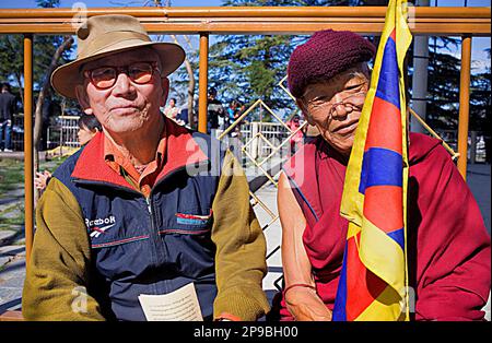 Manifestanti, per un Tibet libero, nel Monastero di Namgyal, nel complesso di Tsuglagkhang. McLeod Ganj, Dharamsala, Himachal Pradesh, India, Asia Foto Stock