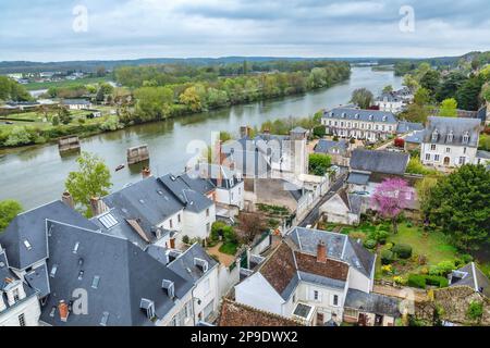 Vista del centro storico di Amboise dal castello reale, Centre-Val de Loire, Francia Foto Stock