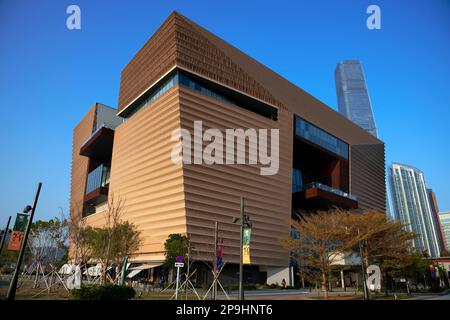 Il nuovissimo Palace Museum di Hong Kong, il quartiere cuturale di West Kowloon, il porto Victoria, Hong Kong, Cina. Foto Stock