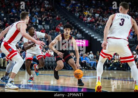 Marzo 09 2023 Las Vegas, NV, U.S.A. Stanford Forward Spencer Jones (14) va in campo durante i quarti di finale del torneo di pallacanestro maschile NCAA PAC 12 tra Arizona Wildcats e i Stanford Cardinals. L'Arizona ha battuto Stanford 95-84 alla T Mobile Arena di Las Vegas, Nevada. Thurman James/CSM Foto Stock