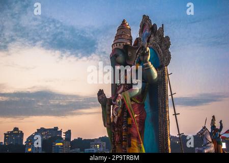 Ganapati Visarjan a Mumbai , Girgaon Chowpaty, Girgaum chowpatty Ganesh Visarjan, Ganesh Festival. Mumbai, Maharashtra, India Foto Stock