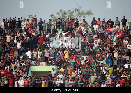 Spettatori durante il 1st T20I° incontro di tre serie di partite in Bangladesh-Inghilterra allo stadio di cricket Zahur Ahmed Chowdhury, Sagorika, Chattogram, Bangladesh. Foto Stock