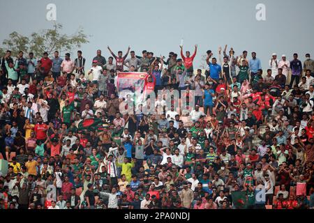 Spettatori durante il 1st T20I° incontro di tre serie di partite in Bangladesh-Inghilterra allo stadio di cricket Zahur Ahmed Chowdhury, Sagorika, Chattogram, Bangladesh. Foto Stock