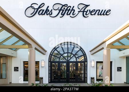 Negozio Saks Fifth Avenue presso i Waterside Shops di Napoli, Florida, Stati Uniti. Foto Stock