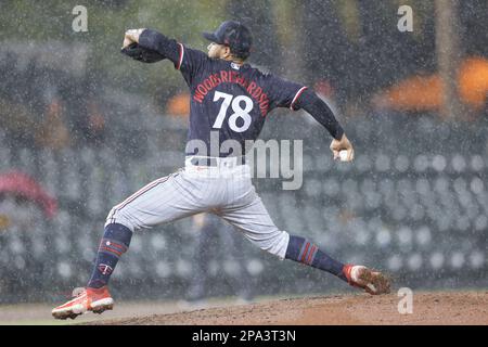 10 marzo 2023, Sarasota FL USA; il lanciatore dei Minnesota Twins Simeon Woods Richardson (78) durante una partita di allenamento primaverile della MLB Baltimore Orioles a ed Smit Foto Stock