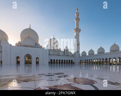 Architettura della Grande Moschea Sheikh Zayed. Foto Stock