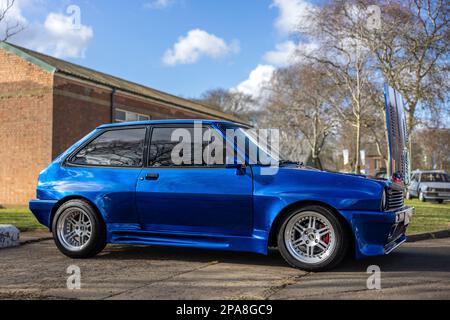 1982 Ford Fiesta XR2 ‘KTM 910Y’ in mostra all’assemblea Ford tenutasi al Bicester Heritage Centre il 26th febbraio 2023. Foto Stock