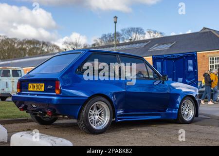 1982 Ford Fiesta XR2 ‘KTM 910Y’ in mostra all’assemblea Ford tenutasi al Bicester Heritage Centre il 26th febbraio 2023. Foto Stock