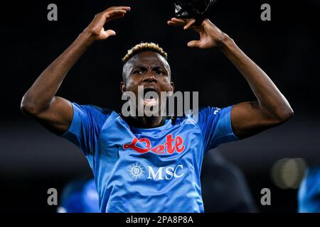 Napoli, Italia. 11th Mar, 2023. Victor Osimhen di SSC Napoli festeggia dopo che Khvicha Kvaratskhelia di SSC Napoli ha segnato il secondo gol durante la Serie A partita tra Napoli e Atalanta allo Stadio Diego Armando Maradona, Napoli, Italia il 11 marzo 2023. Credit: Giuseppe Maffia/Alamy Live News Foto Stock