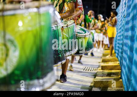 I tamburi della scuola di samba Império da Tijuca - 04 febbraio 2023 : la scuola di Samba che si svolge prima delle sfilate di Carnevale a Rio de Janeiro. Foto Stock