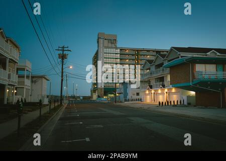 Strada tranquilla durante la bassa stagione, Wildwood, New Jersey Foto Stock