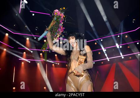 La cantante svedese Loreen (Lorine Talhaoui) festeggia dopo aver vinto il concorso melodifestivalen con la sua canzone 'Tattoo' alla Friends Arena di Stockhol Foto Stock