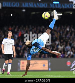 Napoli, Italia. 11th Mar, 2023. Victor Osimhen di Napoli compete nel corso di una partita di calcio di Serie A tra Napoli e Atalanta a Napoli il 11 marzo 2023. Credit: Alberto Lingria/Xinhua/Alamy Live News Foto Stock