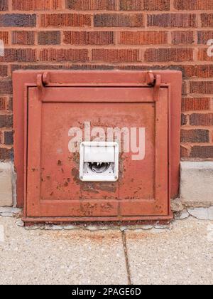 Vecchio scivolo di carbone riproposto come uno sfiato di dryer. Foto Stock