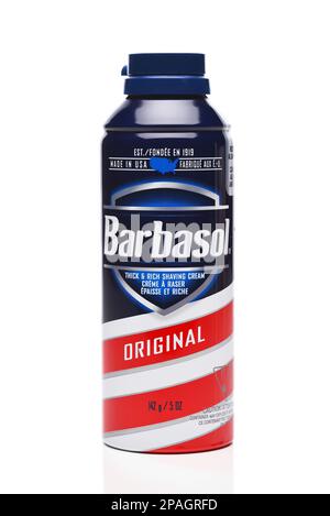 IRVINE, CALIFORNIA - 11 MAR 2023: Una bomboletta di Barbasol Original Shaving Cream. Foto Stock
