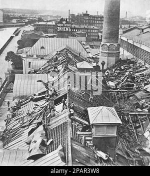 Vista sul tetto dell'edificio della centrale dopo l'incendio del 31 maggio 1910 a Mosca. Foto dal 1910. Foto Stock