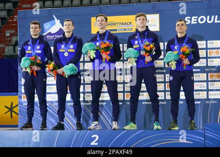 SEUL, COREA - 12 MARZO: Andrea Cassinelli d'Italia, Tommaso dotti d'Italia, Pietro Sighel d'Italia e Luca Spechenhauser d'Italia durante la cerimonia del podio dopo aver gareggiato sulla staffetta maschile durante i Campionati di Speed Skating del mondo corto ISU alla pista di Mokdong il 12 marzo, 2023 a Seoul, Corea (Foto di Andre Weening/Orange Pictures) Foto Stock