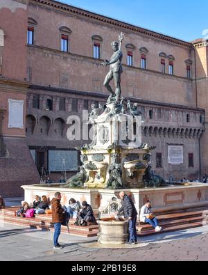 Bologna, Italia - 16 Nov 2022: La fontana del Nettuno, Piazza maggiore, Foto Stock