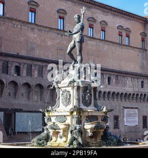 Bologna, Italia - 16 Nov 2022: La fontana del Nettuno, Piazza maggiore, Foto Stock