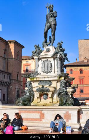 Bologna, Italia - 16 Nov 2022: La fontana del Nettuno, Piazza maggiore, Foto Stock