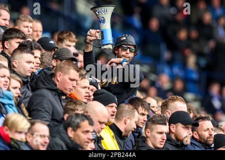 HEERENVEEN, PAESI BASSI - 12 MARZO: Tifosi di SC Heerenveen durante la partita olandese di Eredivie tra SC Heerenveen e Ajax allo stadio Abe Lenstra il 12 marzo 2023 a Heerenveen, Paesi Bassi (Foto di Peter Lous/Orange Pictures) Foto Stock