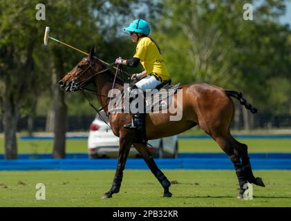 Port Mayaca, Stati Uniti. 12th Mar, 2023. 3/10/23 Port Mayaca, Florida Sarah Siegel Magness DUNDAS VS EL CID FITNESS durante le semifinali US Women's Polo 18-24 Goal Cup 2023, tenutesi presso il polo Port Mayaca di Port Mayaca, Florida, venerdì 10 marzo 2023. Credit: Jennifer Graylock/Alamy Live News Foto Stock