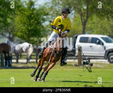 Port Mayaca, Stati Uniti. 12th Mar, 2023. 3/10/23 Port Mayaca, Florida Nina Clarkin DUNDAS VS EL CID FITNESS durante le semifinali US Women's Polo 18-24 Goal Cup 2023, tenutesi presso il polo Port Mayaca di Port Mayaca, Florida, venerdì 10 marzo 2023. Credit: Jennifer Graylock/Alamy Live News Foto Stock