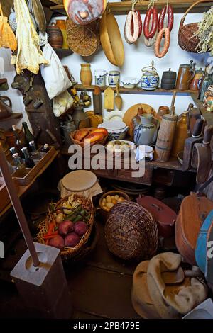 Dispensa, museo vecchia casa Frisia, Keitum, Sylt, Isole Frisone del Nord, Frisia del Nord, Schleswig-Holstein, Germania, Europa Foto Stock