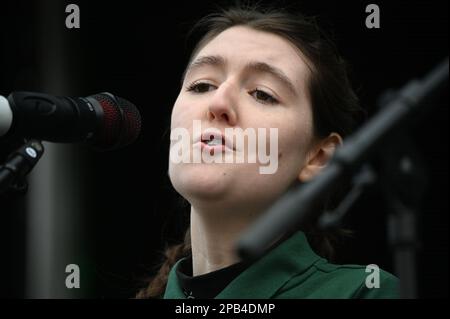 Londra, Regno Unito. 12th Mar, 2023. 12th marzo 2023, Londra, Regno Unito. Grand Marshal, Catherina Casey partecipa alla sfilata di San Patrizio di Londra, che festeggia il giorno 2023, una spettacolare processione e sfilata di bande irlandesi, ballerini e pageantry attraverso il cuore di Londra da Green Park attraverso Piccadilly Circus fino a Trafalgar Square. Credit: Vedi li/Picture Capital/Alamy Live News Foto Stock